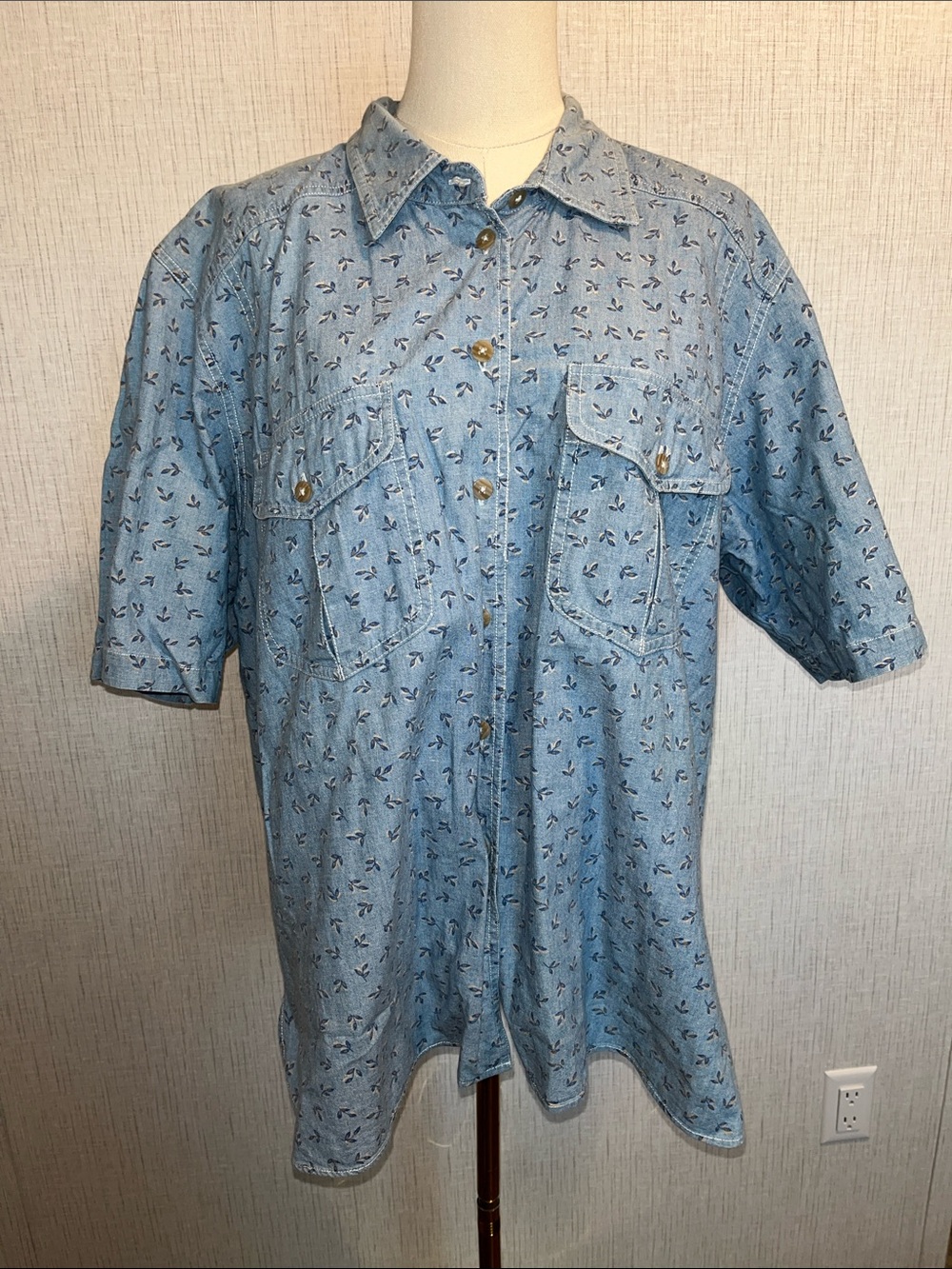 Liz Claiborne Light Blue Denim Button-Front Shirt